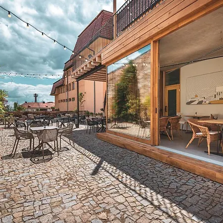 Stylove Vinarske V Historickem Centru Znojma *