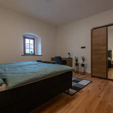 Renesancni Vinarsky Dum V Historickem Centru Znojma Znojmo